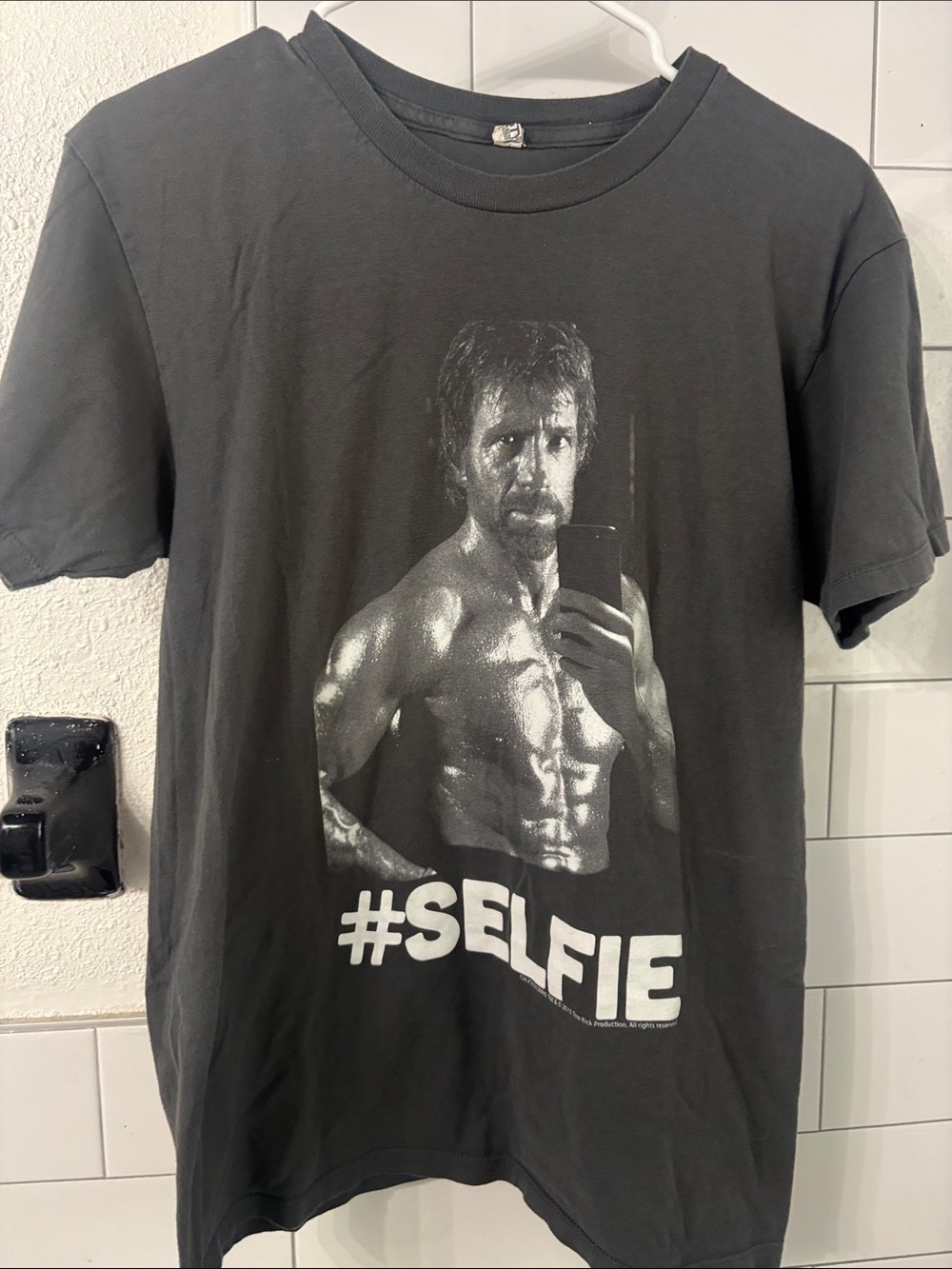 Men's Classic 2015 Chuck Norris Gray #SELFIE Graphic Short Sleeve Tee